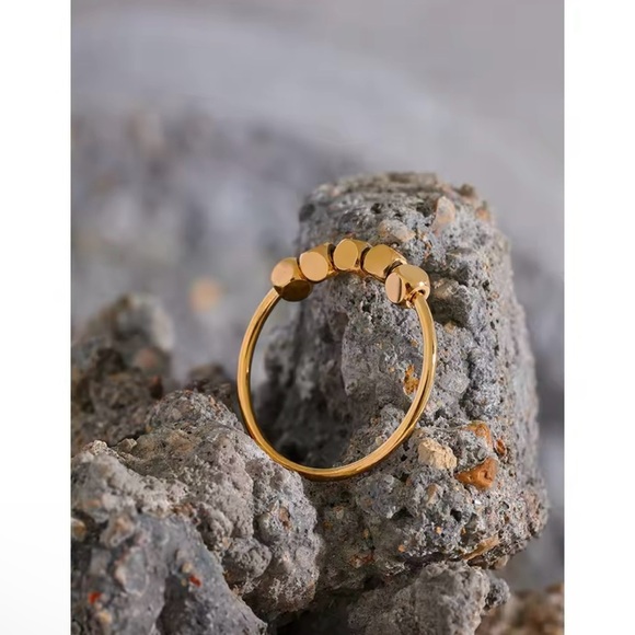 18K Gold Plated Beaded Delicate Ring size 7, 8 - Picture 3 of 7